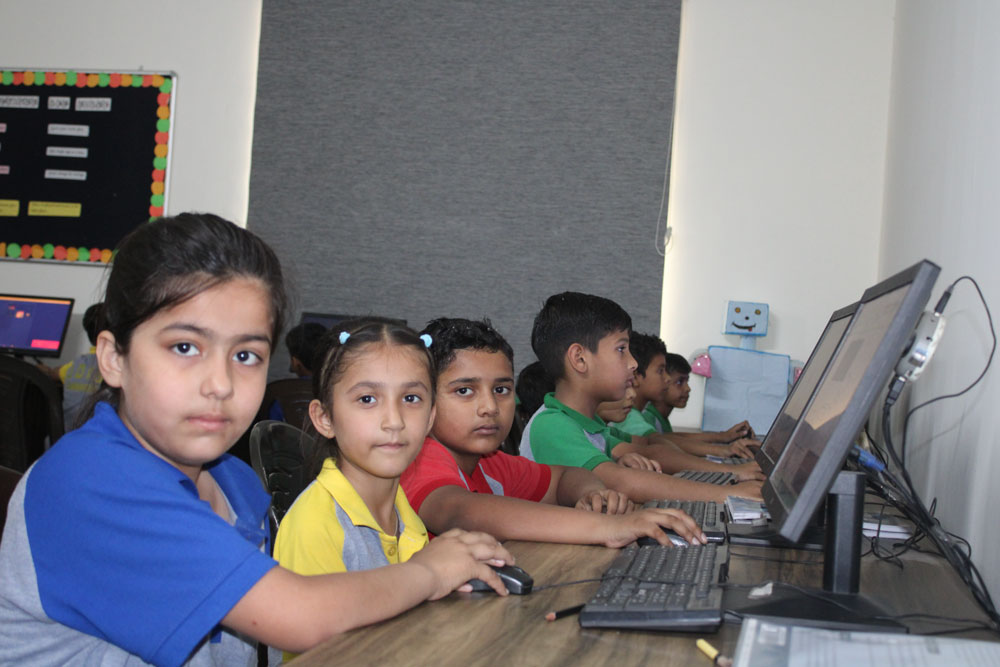 computer lab facilities JD International School Safidon